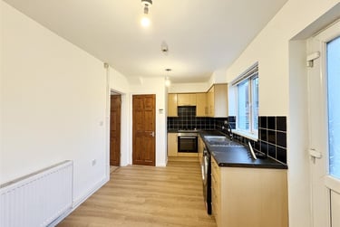 3 bed house, Aston Avenue, Lenton Abbey, Nottingham, NG92SS - Image 4